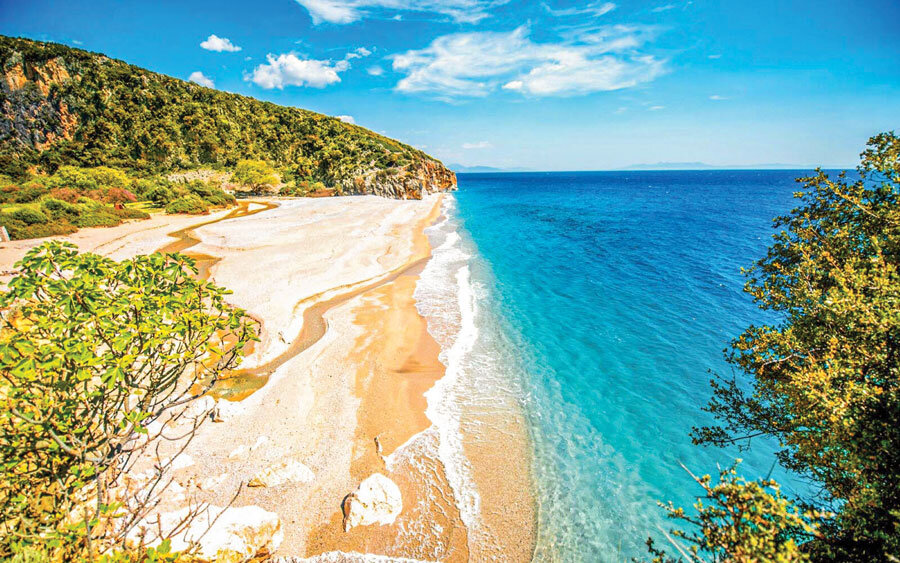 Плажа Ѓипе, Валона. | Извор: Worldbeachguide.com Плажа Ѓипе, Валона. | Извор: Worldbeachguide.com