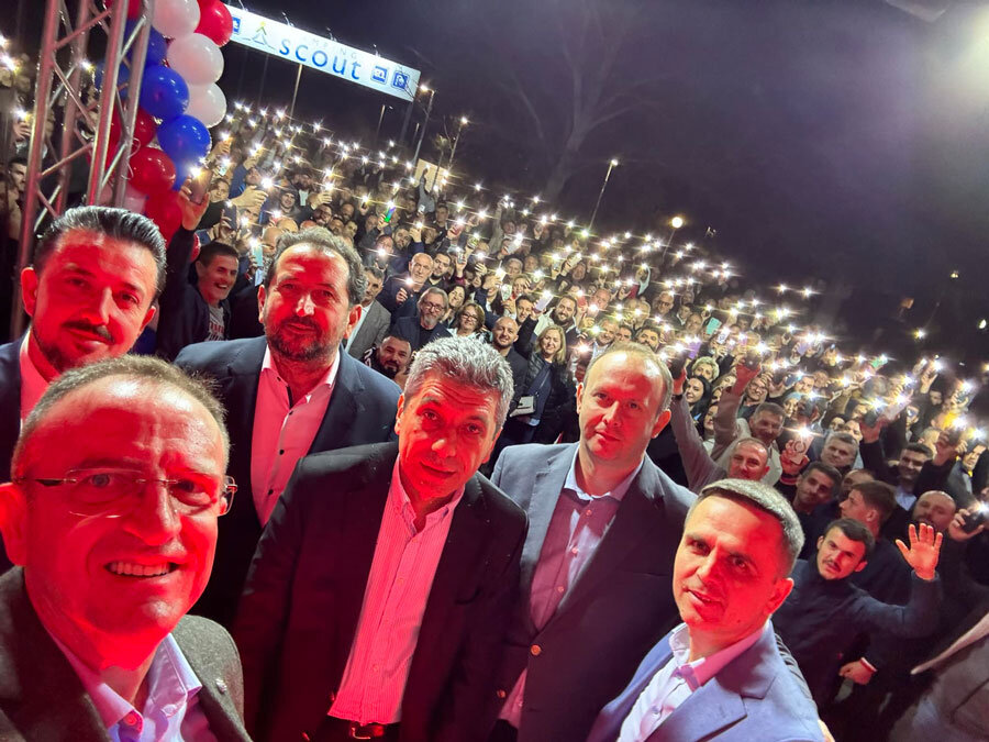 Коалицијата ВРЕДИ на митинг во Струга. | Извор: facebook-Taravari Коалицијата ВРЕДИ на митинг во Струга. | Извор: facebook-Taravari