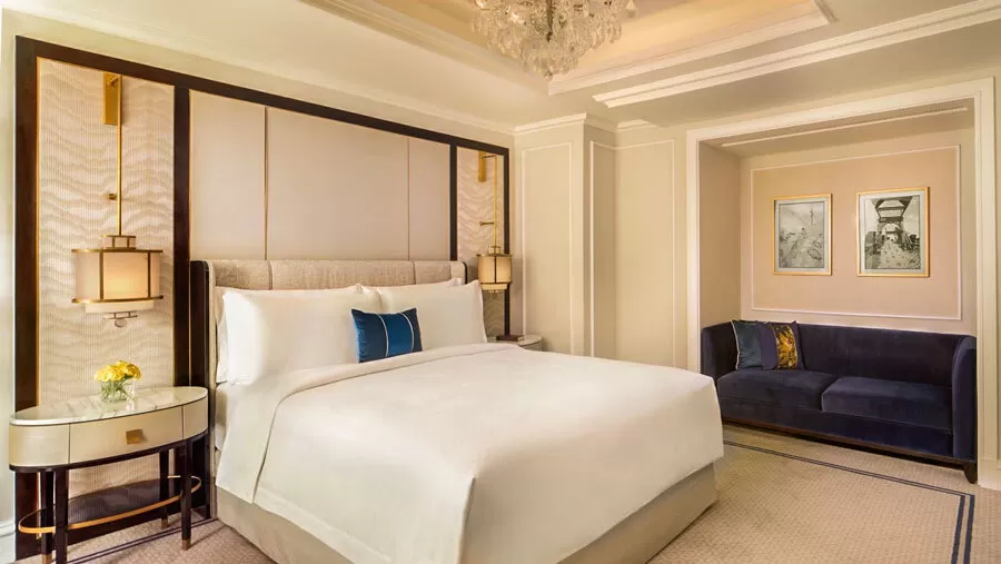 „Caroline Astor Suite“ е на површина од 80 квадратни метри „Caroline Astor Suite“ е на површина од 80 квадратни метри