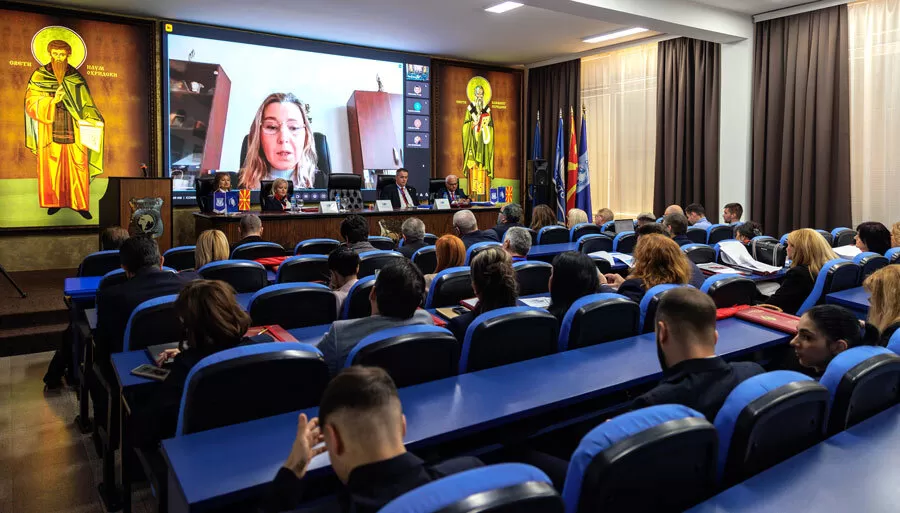 Проф. д-р Миглена Темелкова, ректор на Универзитетот за телекомуникации и пошти во Софија, Бугарија. Проф. д-р Миглена Темелкова, ректор на Универзитетот за телекомуникации и пошти во Софија, Бугарија.